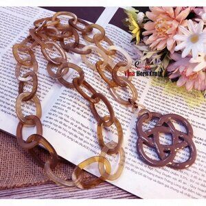 Handmade lacquered horn necklace flower shape